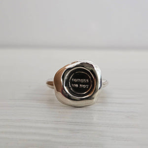 “Forget Me Not” Text Seal Ring, Sterling Silver, Size 7.5