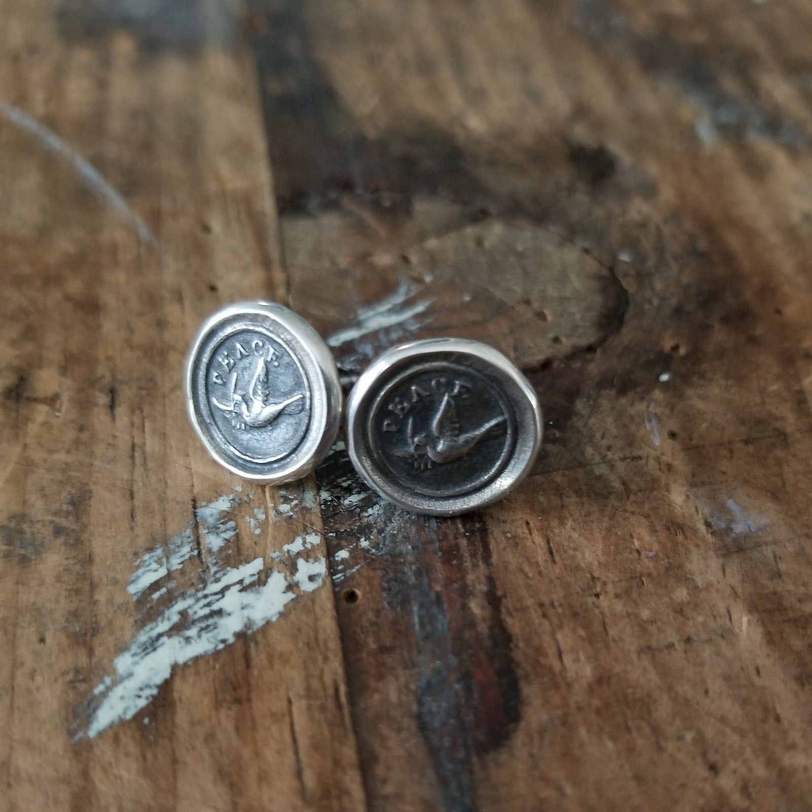 Peace Stud earrings - Dove Wax seal earrings