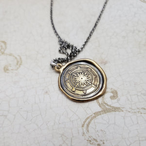 Compass pendant in Bronze