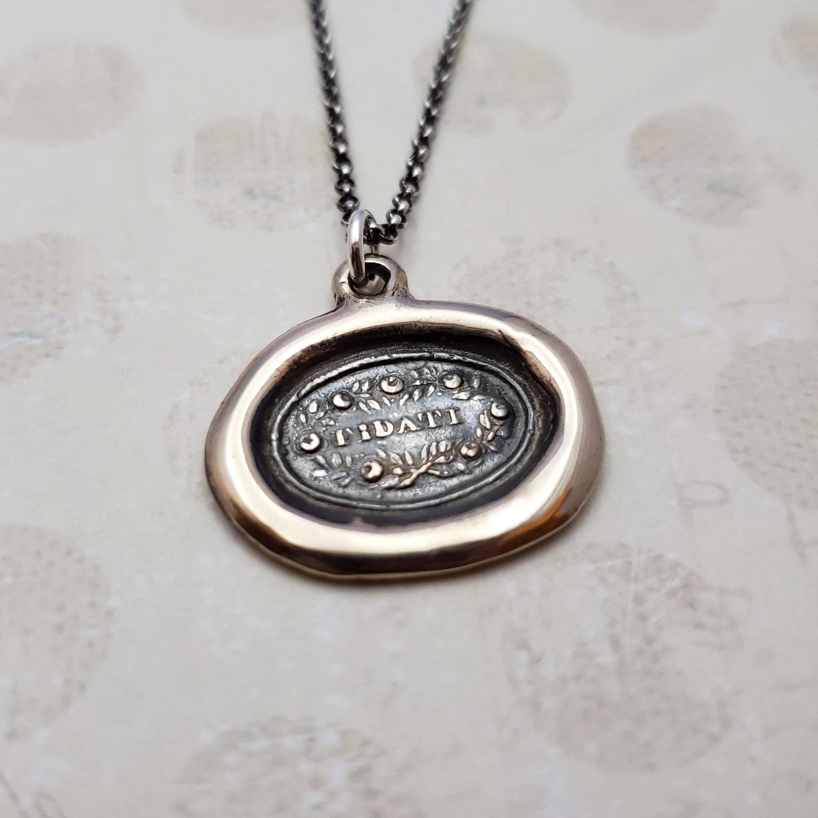 Trusted - Fidati in bronze