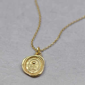 Rosebud - Under thy favors I shall flourish in gold vermeil