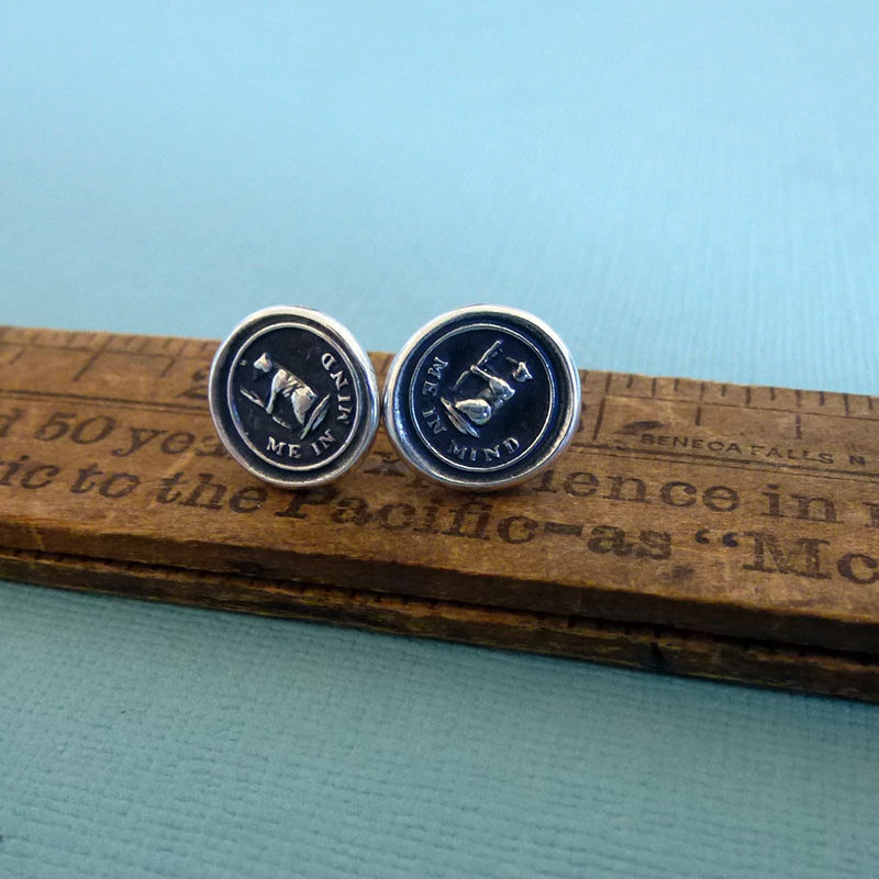 Bear Wax Seal Stud Earrings