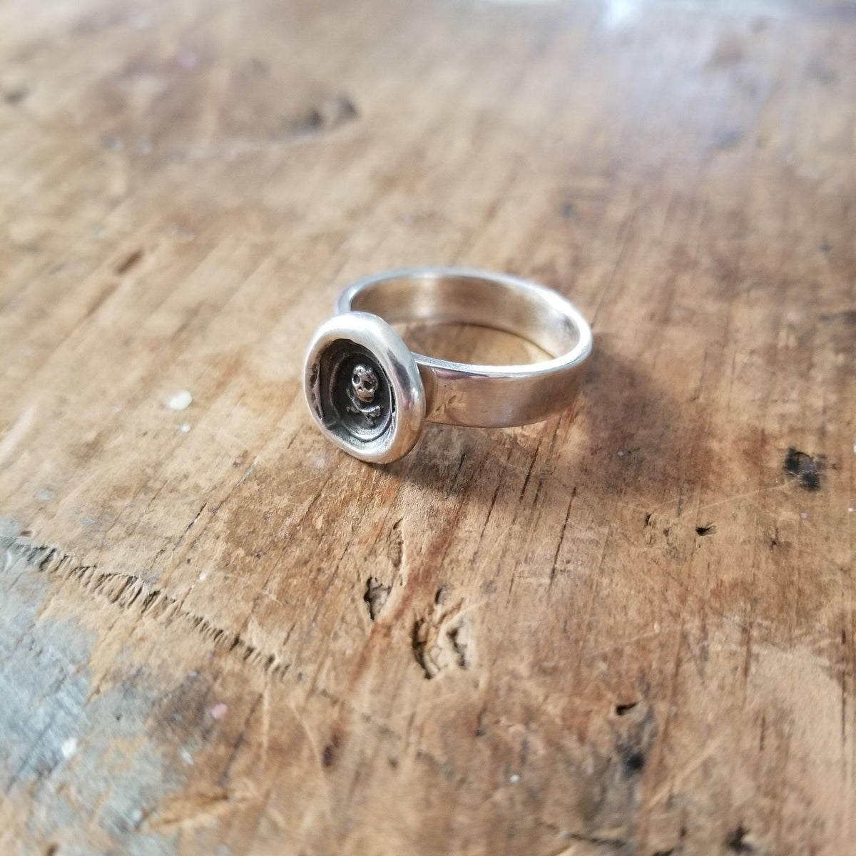 Skull &amp; Crossbones  Ring - Memento Mori