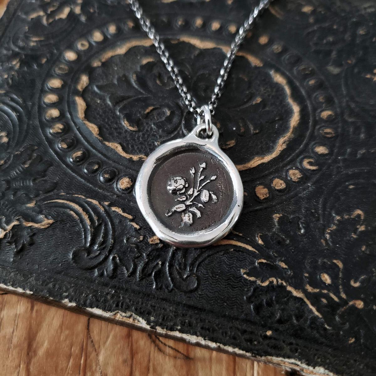 Rose Wax Seal Necklace - True love &amp; Adoration