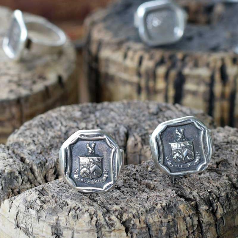 Carpe Diem Wax Seal Ring of a Squirrel and Owls &#39;Seize the Day&#39;