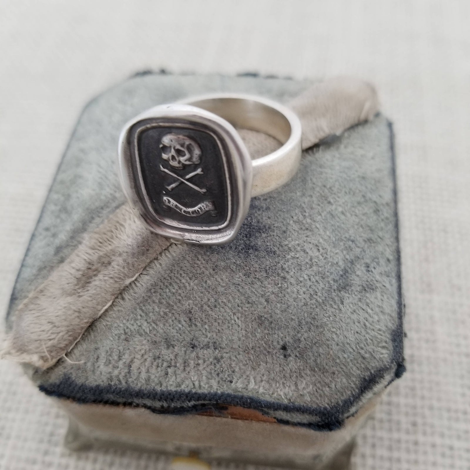 Death or Glory Skull and Crossbones Ring