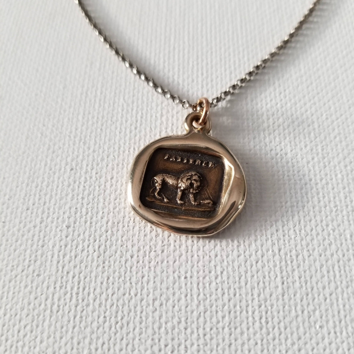 Lion and the Mouse - Aesop&#39;s Fable in bronze