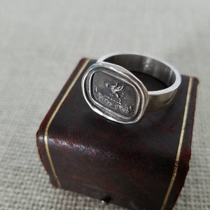 Gryphon Carpe Diem Ring - Seize the Day