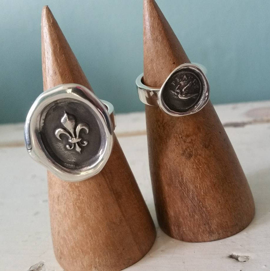 Fleur de lis Crest Wax Seal Ring