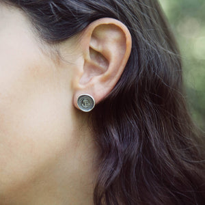 Peace Stud earrings - Dove Wax seal earrings