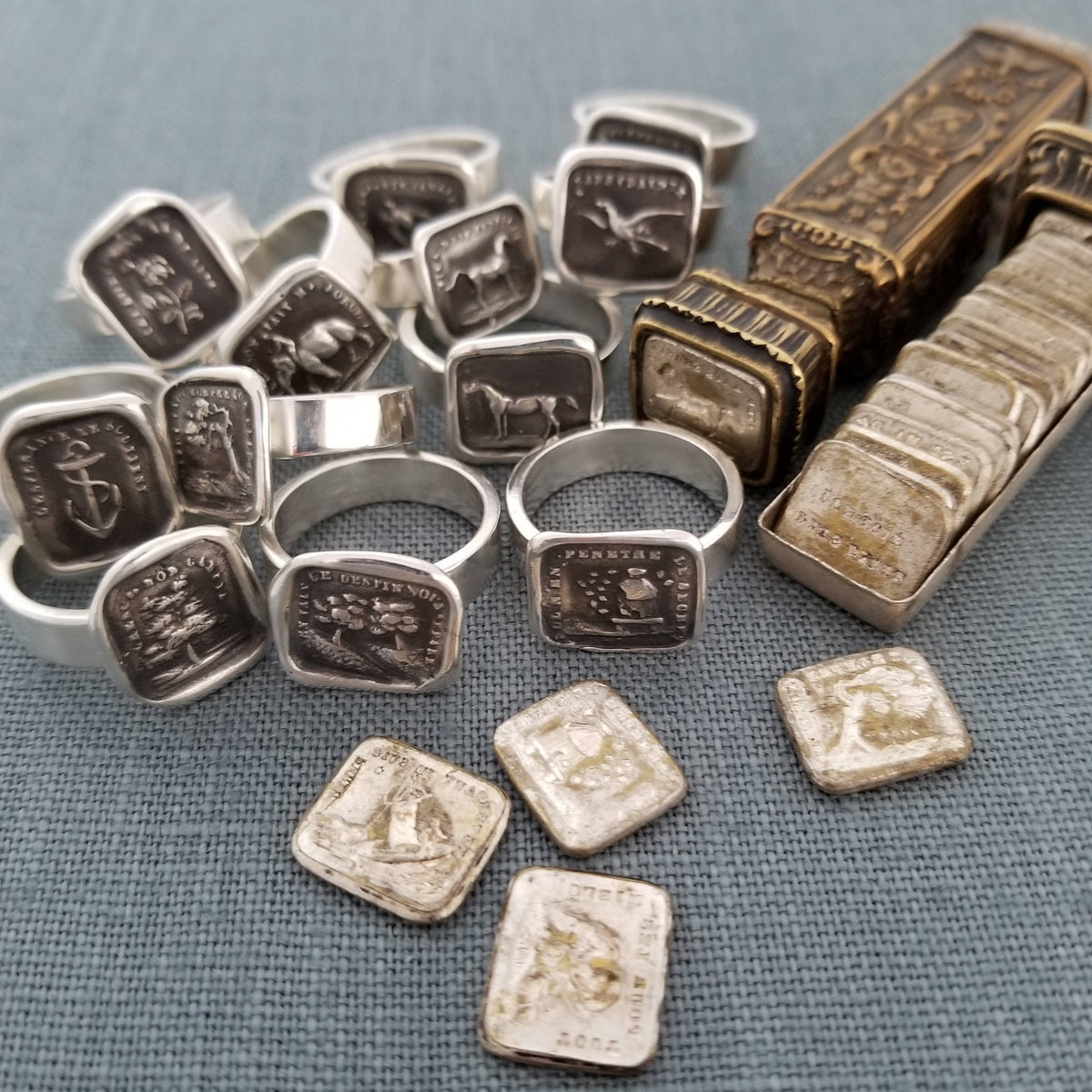 Fleur de lis Crest Wax Seal Ring