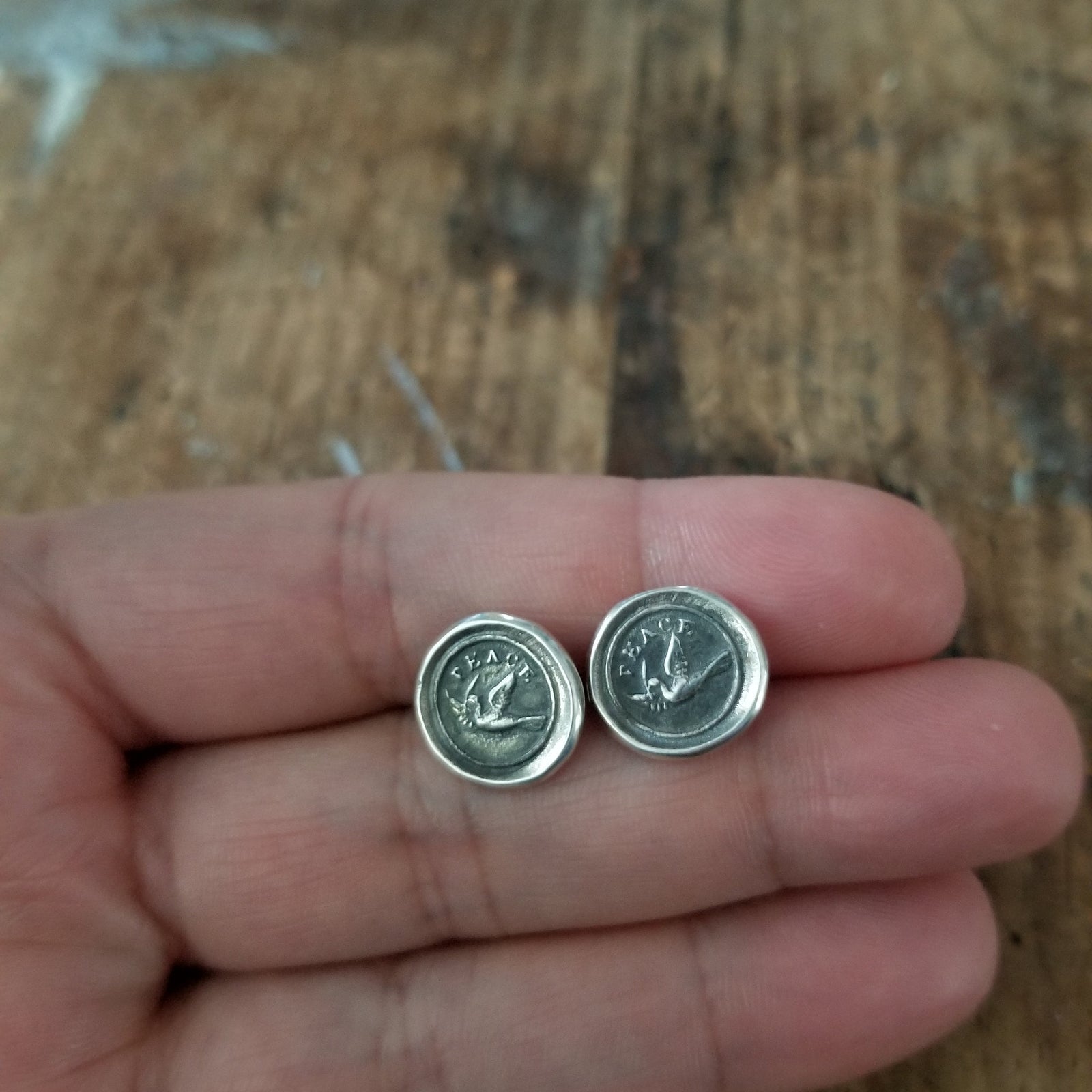 Peace Stud earrings - Dove Wax seal earrings