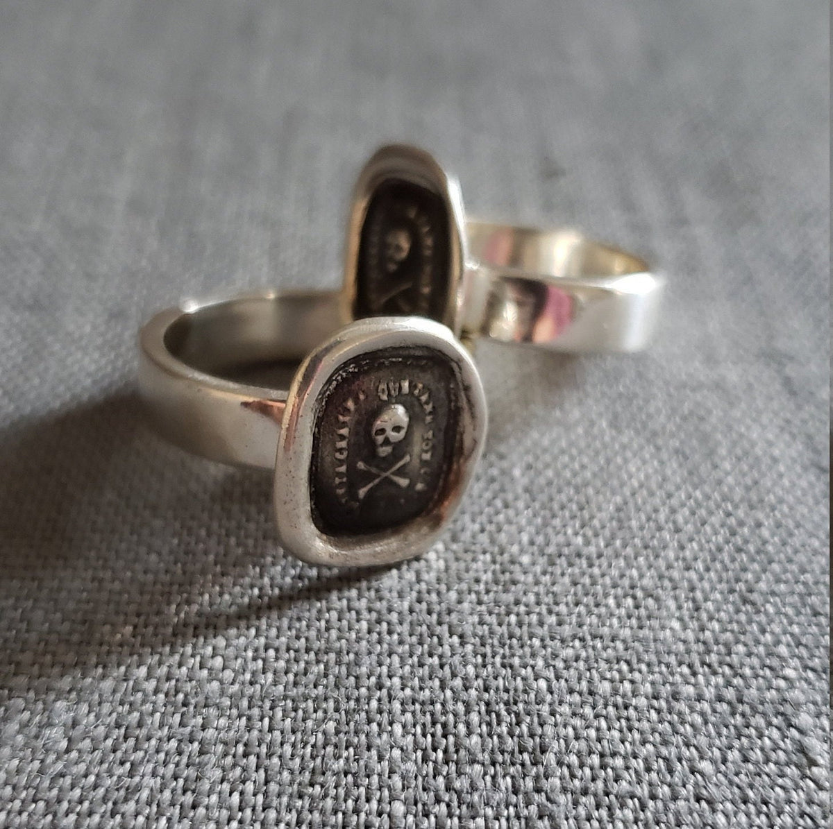 Pure Heart Ring - Skull &amp; Crossbones - Wax seal ring
