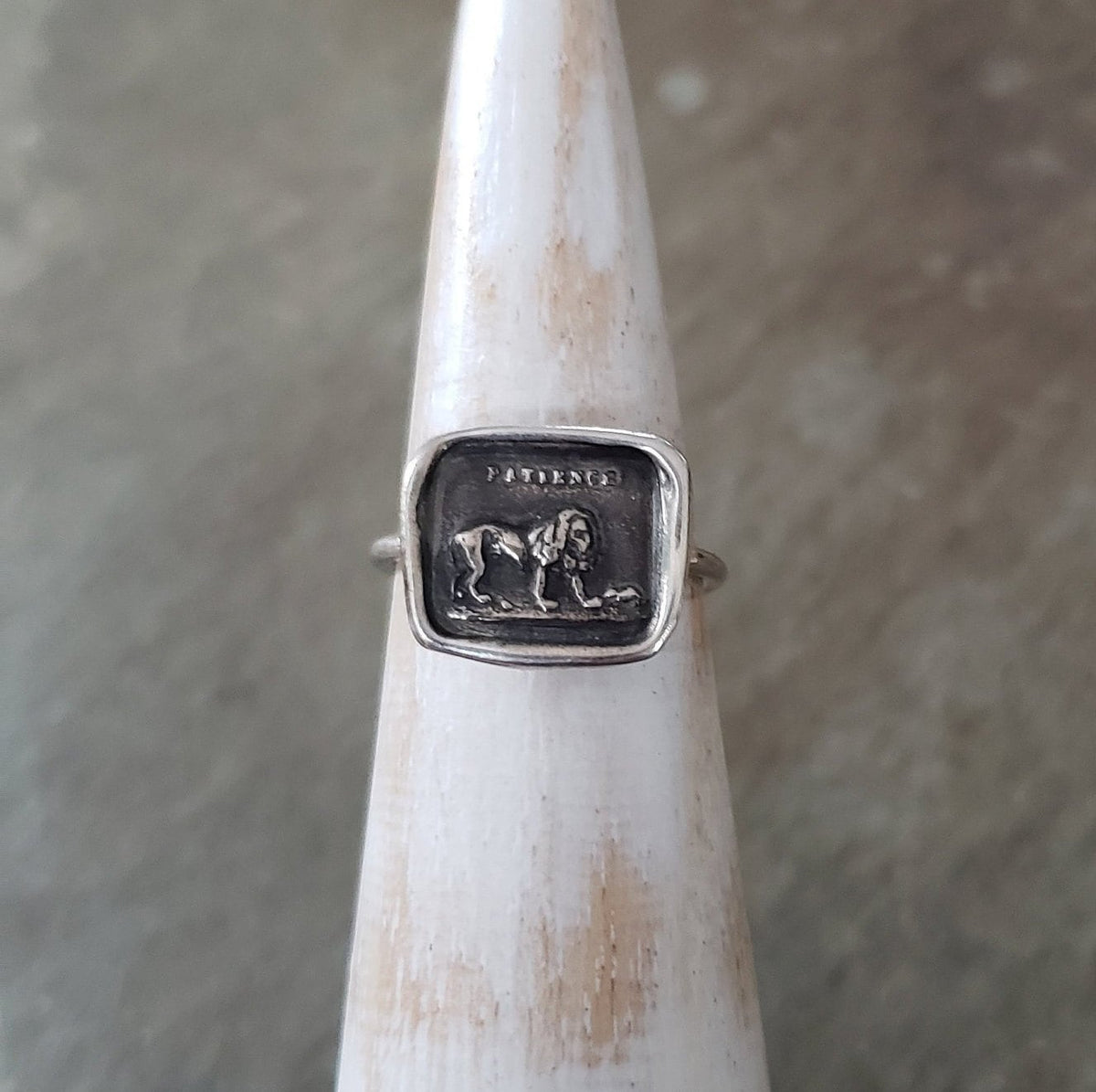 Lion and mouse - Skinny Stacking Ring