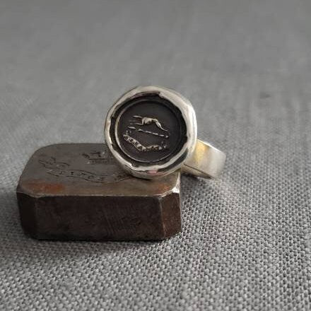 Greyhound - Perseverance -  Wax seal ring