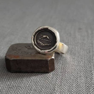 Greyhound - Perseverance -  Wax seal ring