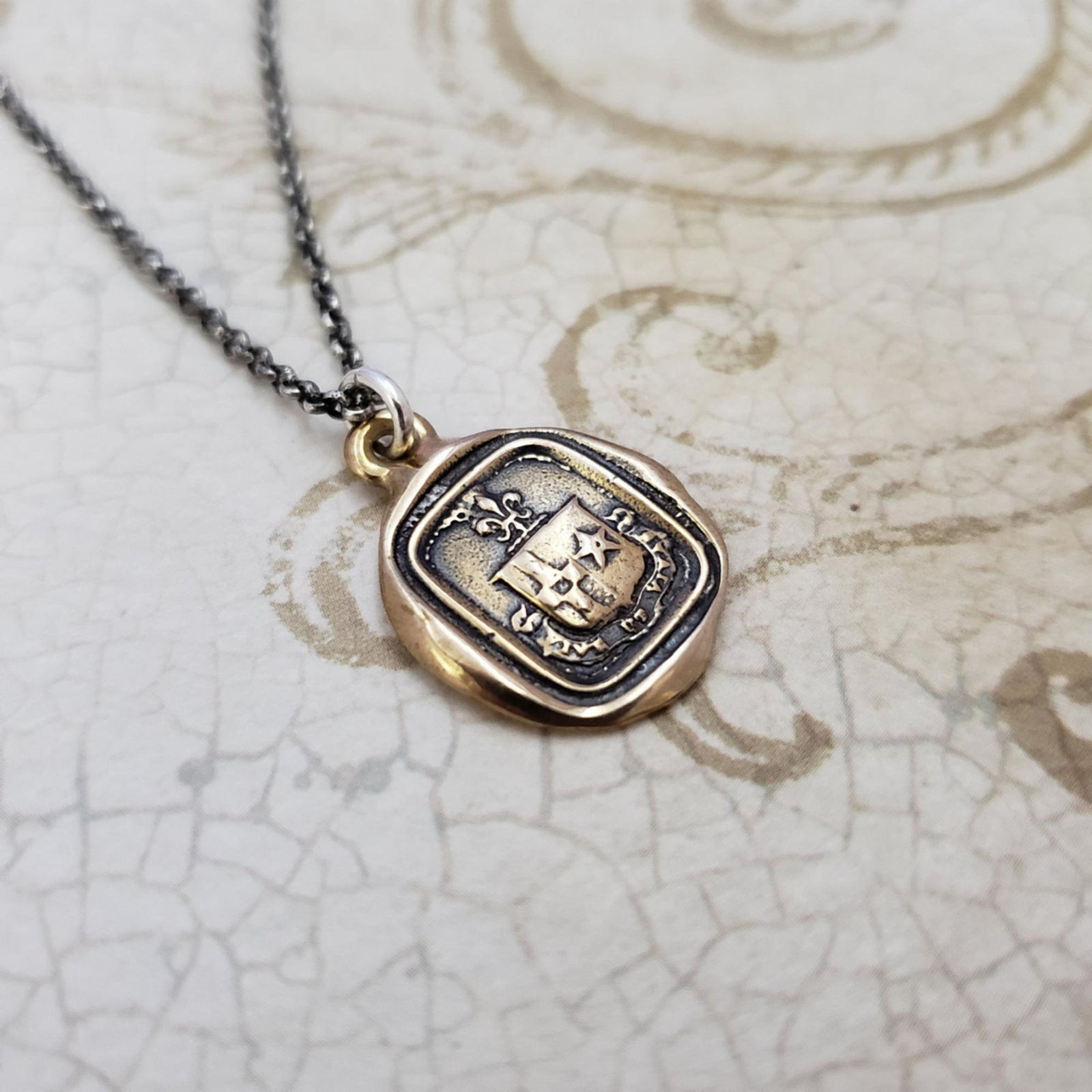 Fleur de lis and Star necklace - Live your Life in Bronze