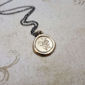 Daisy Pendant - Innocence and Beauty in Gold Vermeil