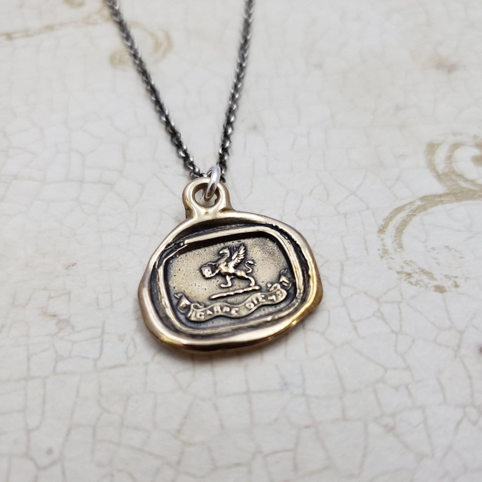 Gryphon - Carpe Diem in bronze