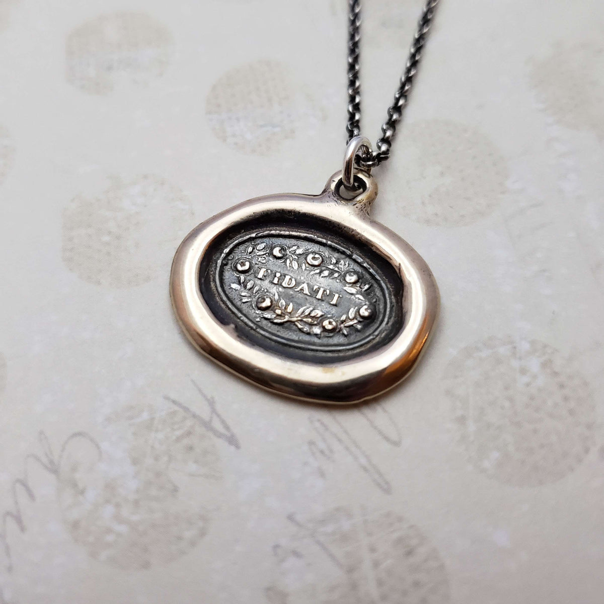 Trusted - Fidati in bronze