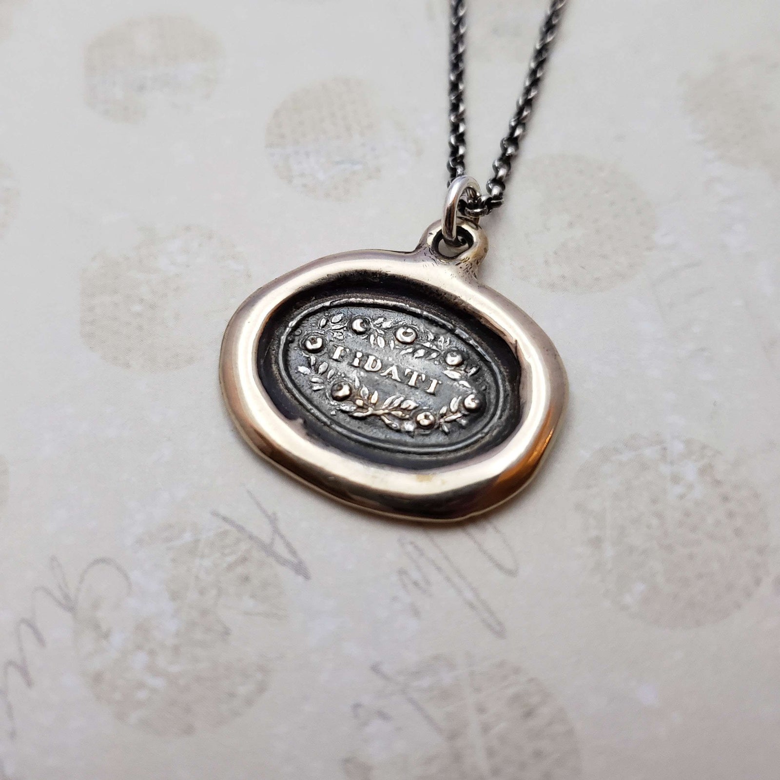 Trusted - Fidati in bronze