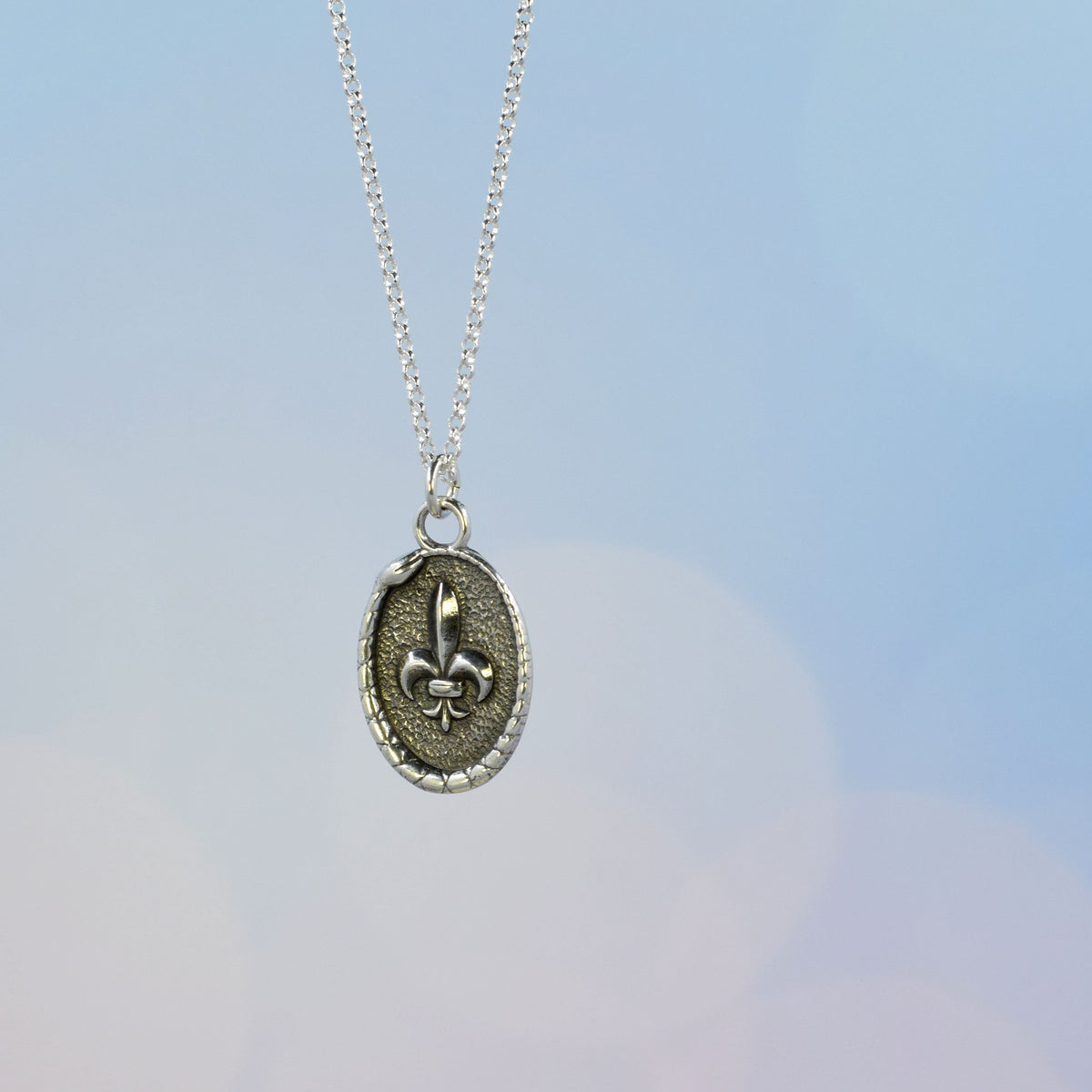 Fleur De Lis - Eternal Contentment