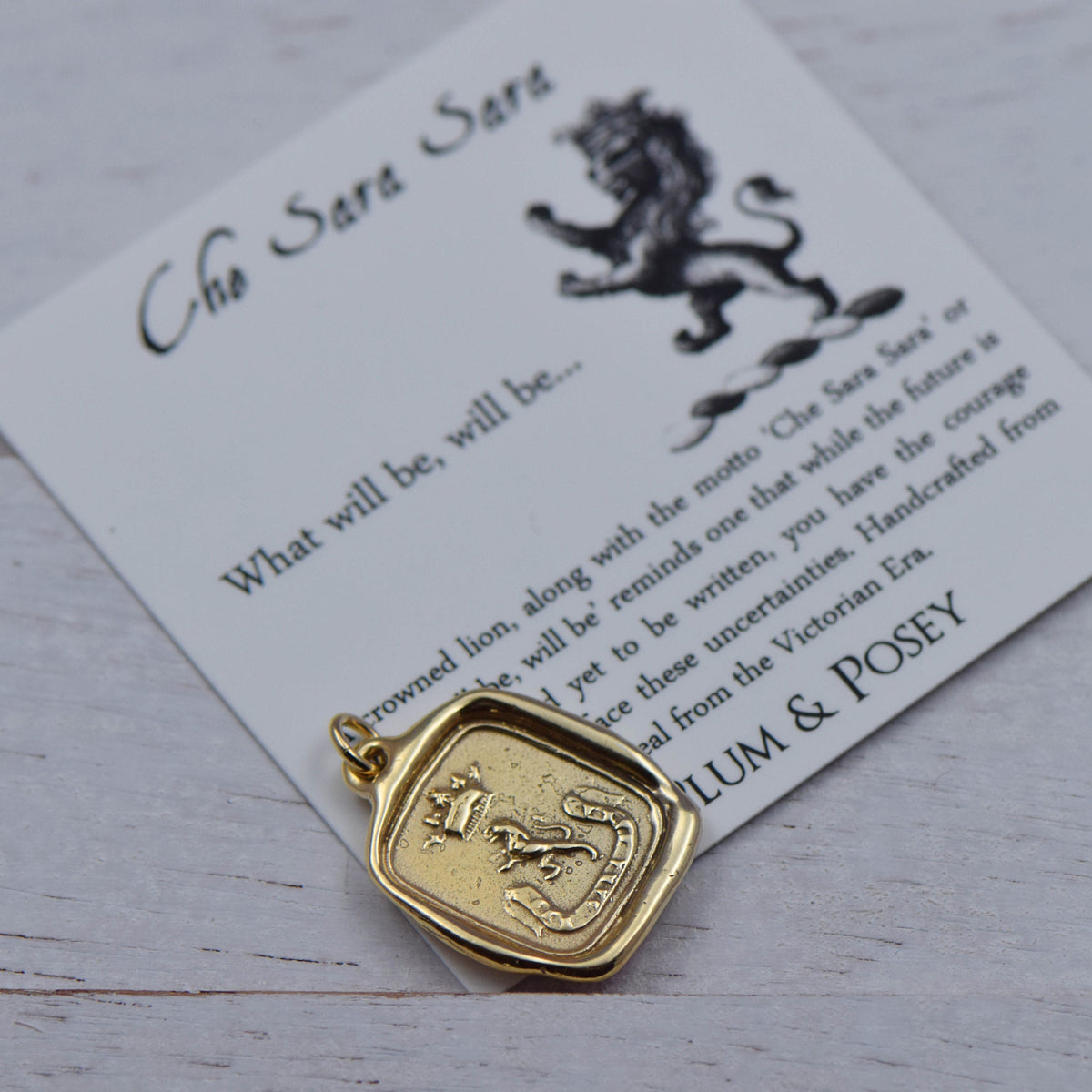 Lion Crest - Che Sara Sara in Gold Vermeil
