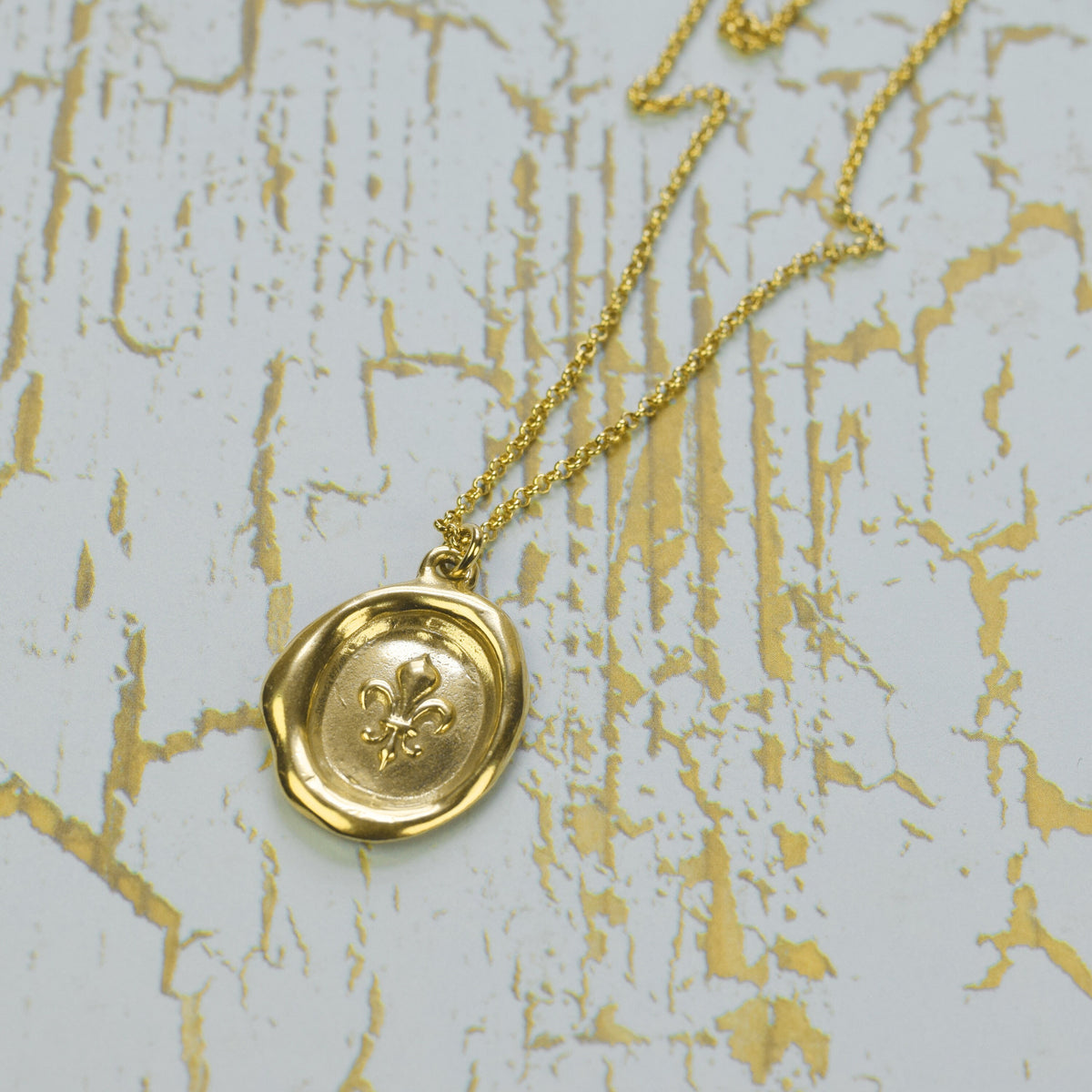 Fleur de lis - Purity Crest in Gold Vermeil