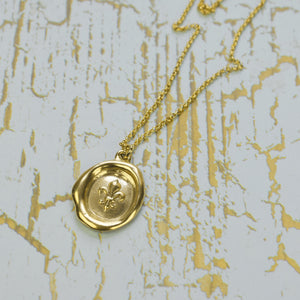 Fleur de lis - Purity Crest in Gold Vermeil