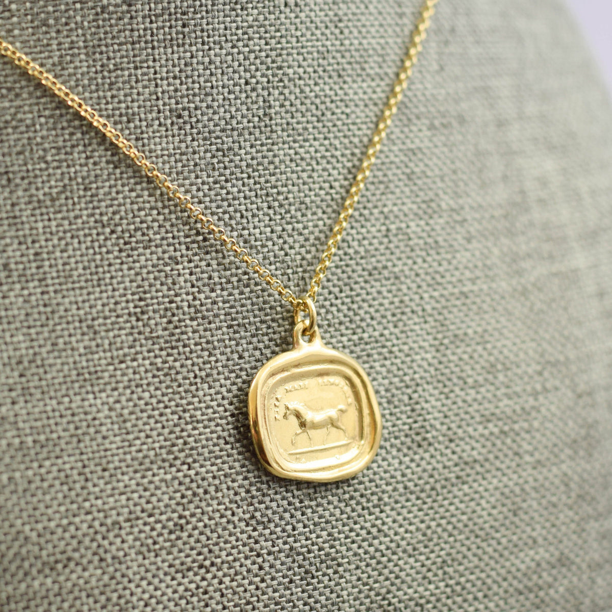Horse - High spirited yet sensitive in Gold Vermeil