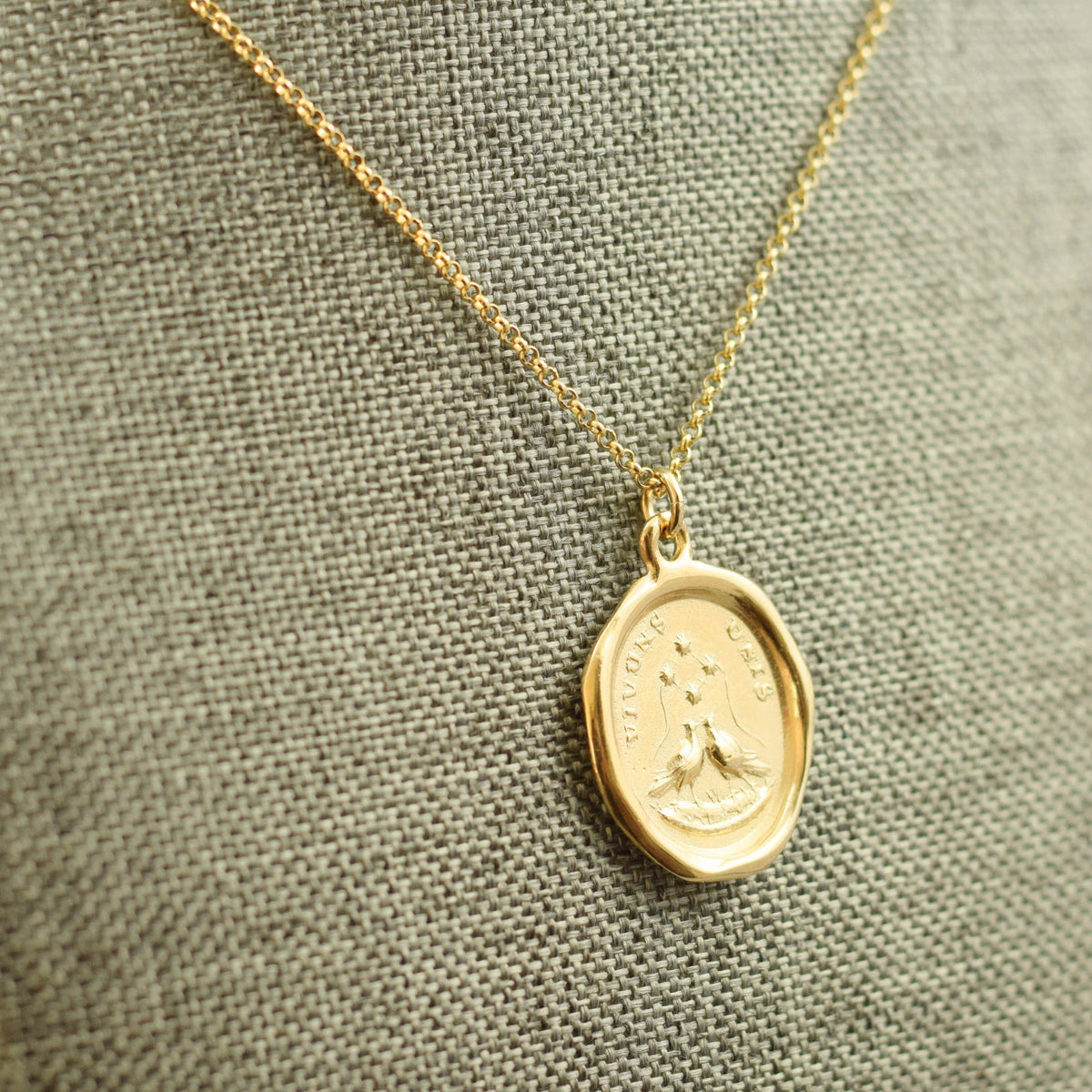 Unity Love Birds - Let&#39;s live united in Gold Vermeil