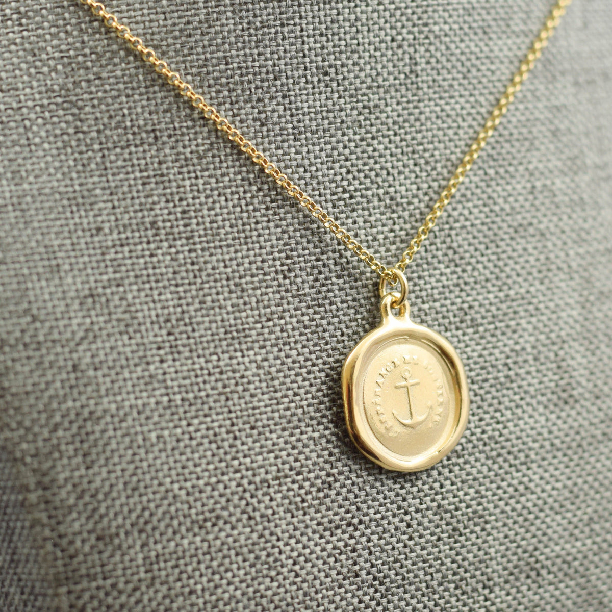 Anchor - Hope Sustains Me - L&#39;Esperance me soutient in Gold Vermeil