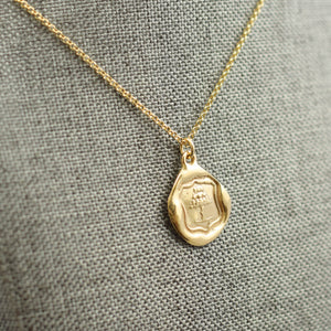 Oak Tree -Strength, Vitality & Guardianship in Gold Vermel