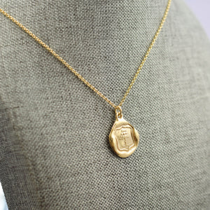 Oak Tree -Strength, Vitality & Guardianship in Gold Vermel