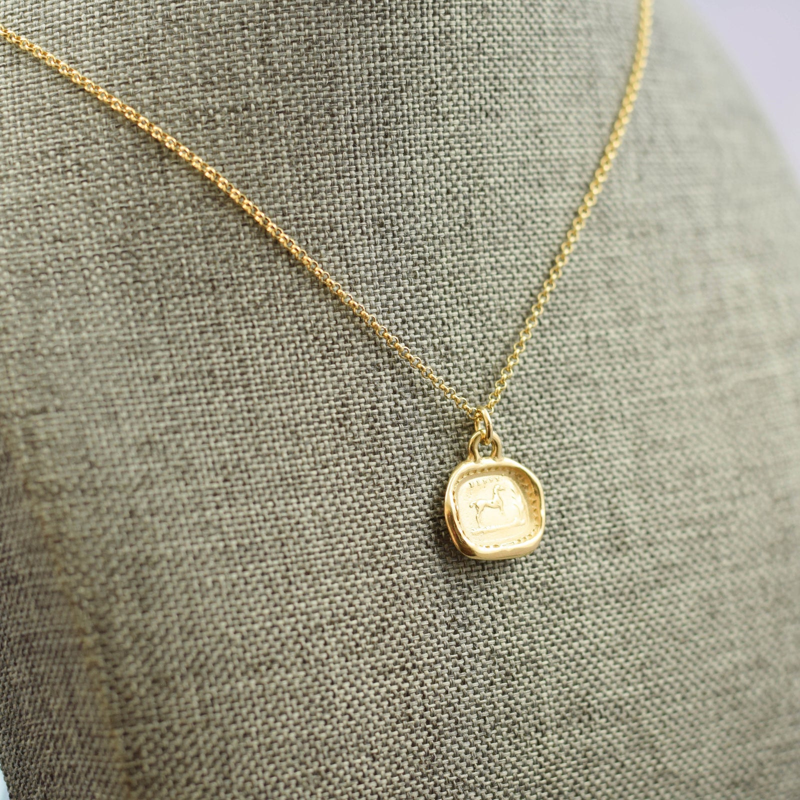 Blest Horse - Protection and good fortune in Gold Vermeil
