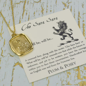Lion Crest - Che Sara Sara in Gold Vermeil
