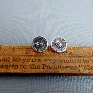 Peace Stud earrings - Dove Wax seal earrings