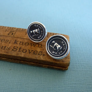 Bear Wax Seal Stud Earrings